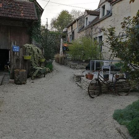 Gite Des Remparts Bèze Exteriör bild