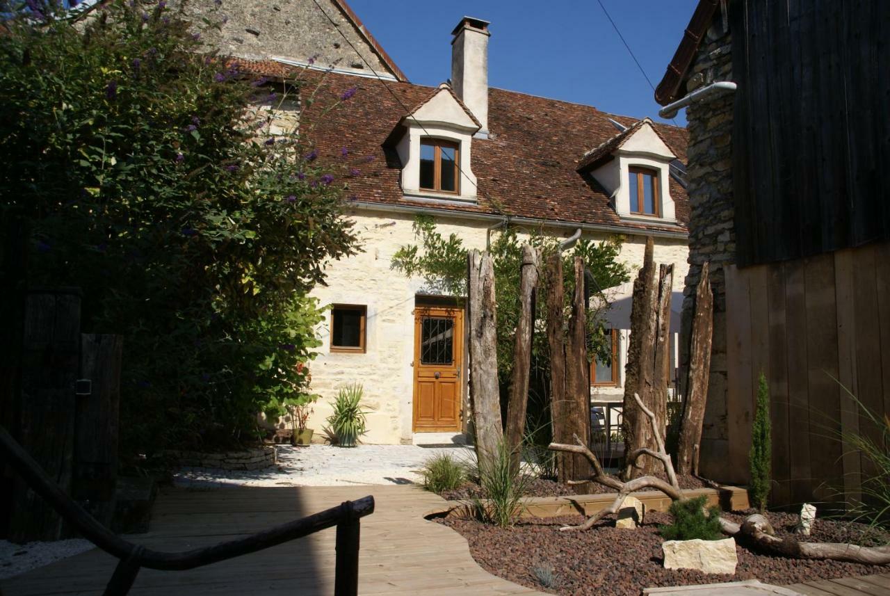 Gite Des Remparts Bèze Exteriör bild